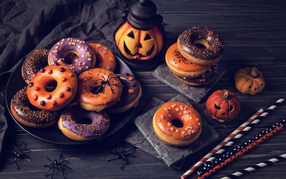 Donut Halloween: màn Kết hợp bởi sự Ngọt Ngào và Ma Quái